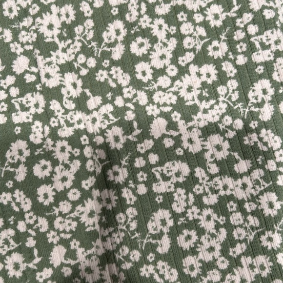 Host pick! Cute skirt - Picture 2 of 4